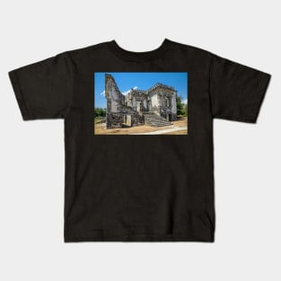 Aipelo Prison Ruins Kids T-Shirt